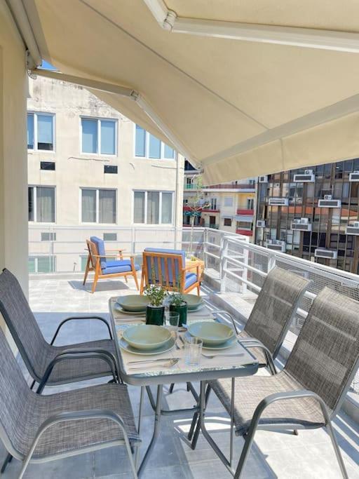 Domus City Apartment With Wonderful Balcony Tessalónica Exterior foto